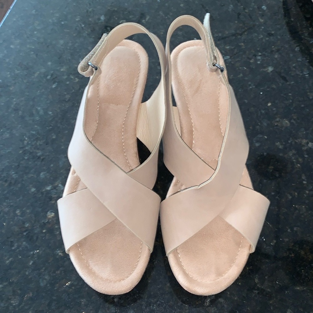 Chinese Laundry “Dreamful" Tan Cork Platform Slingback Wedges Size 11